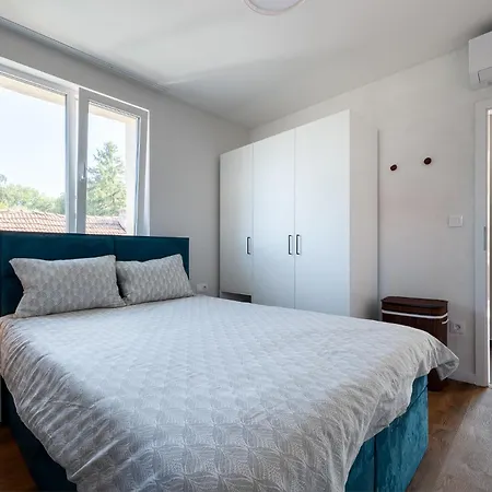 Muse Bistritsa - Mountain Views & Garden Апартаменты