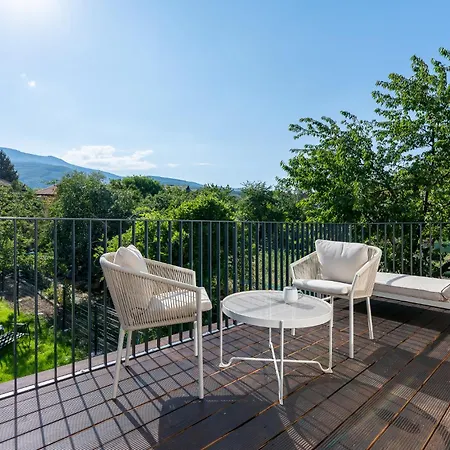 Muse Bistritsa - Mountain Views & Garden